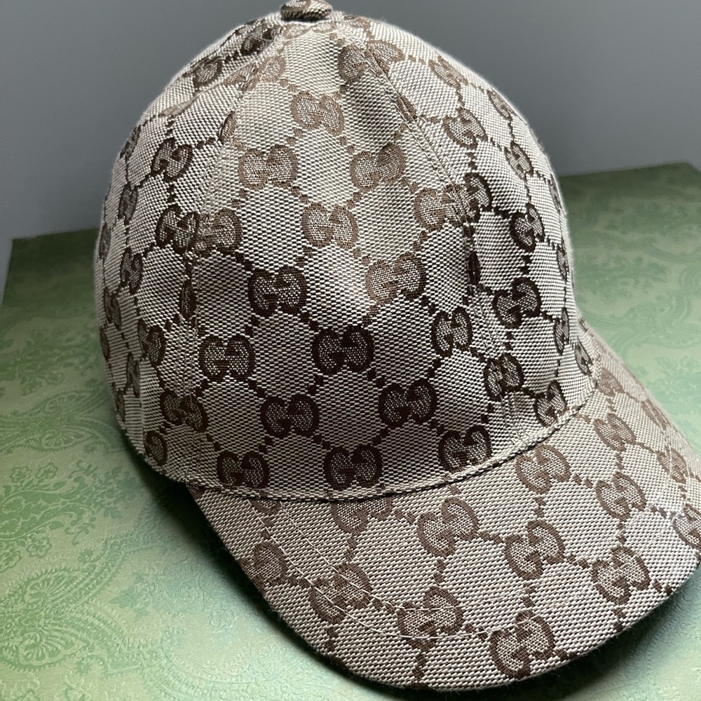 Gucci childrenns Original GG canvas hat brand new